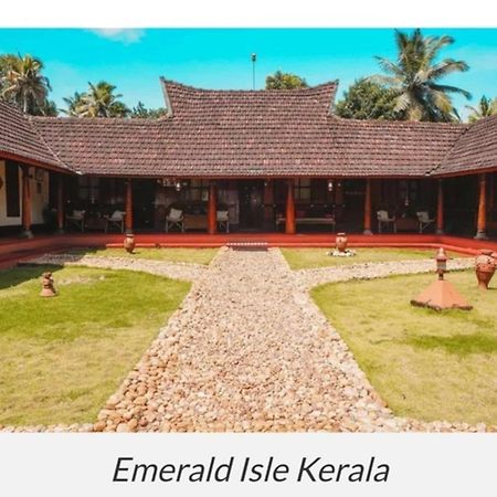 Emerald Isle Alappuzha Exterior photo