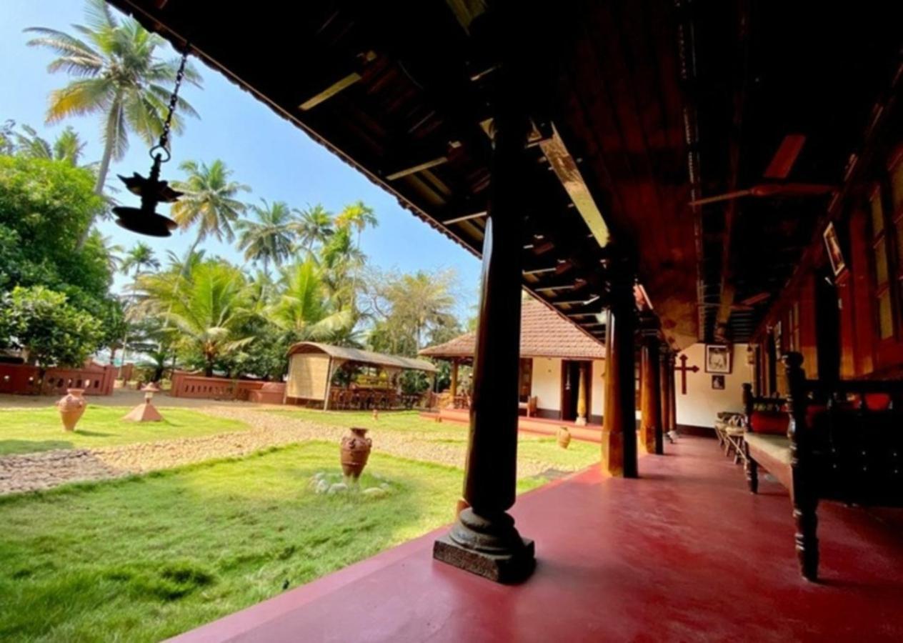 Emerald Isle Alappuzha Exterior photo